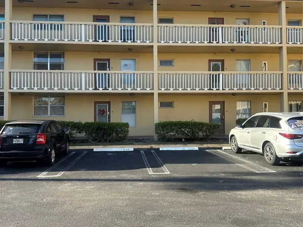 6050 NW 64th Ave APT 105, Tamarac, FL 33319