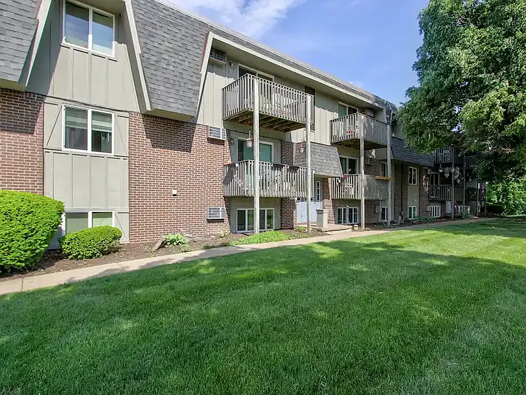 Windjammer Apartments — Photo 2