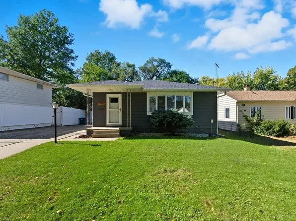 1240 Lyon Ave, Waterloo, IA 50702