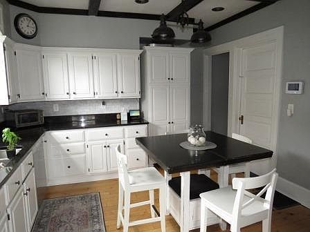 3rd image of 515 E Main St