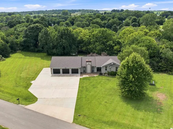 4584 Horizon Trl, Wamego, KS 66547