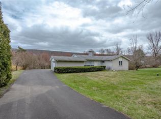 85 W White Bear Dr, Summit Hill, PA 18250