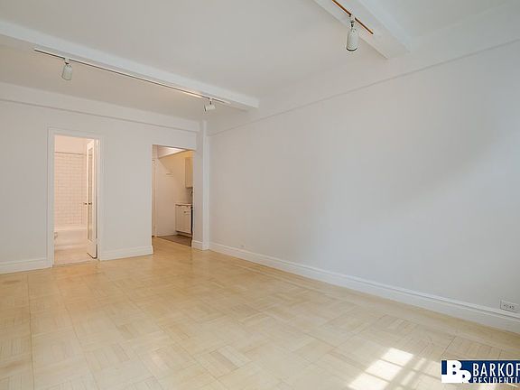 4th image of 24 5th Ave APT 1412
