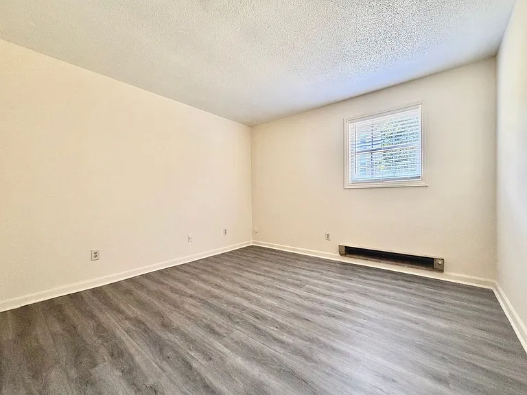 725 N Privette St — Photo 8