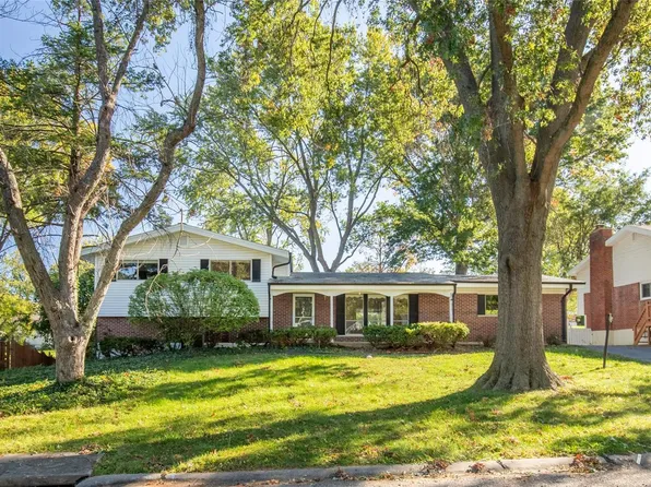 1261 Moncoeur Dr, Saint Louis, MO 63146