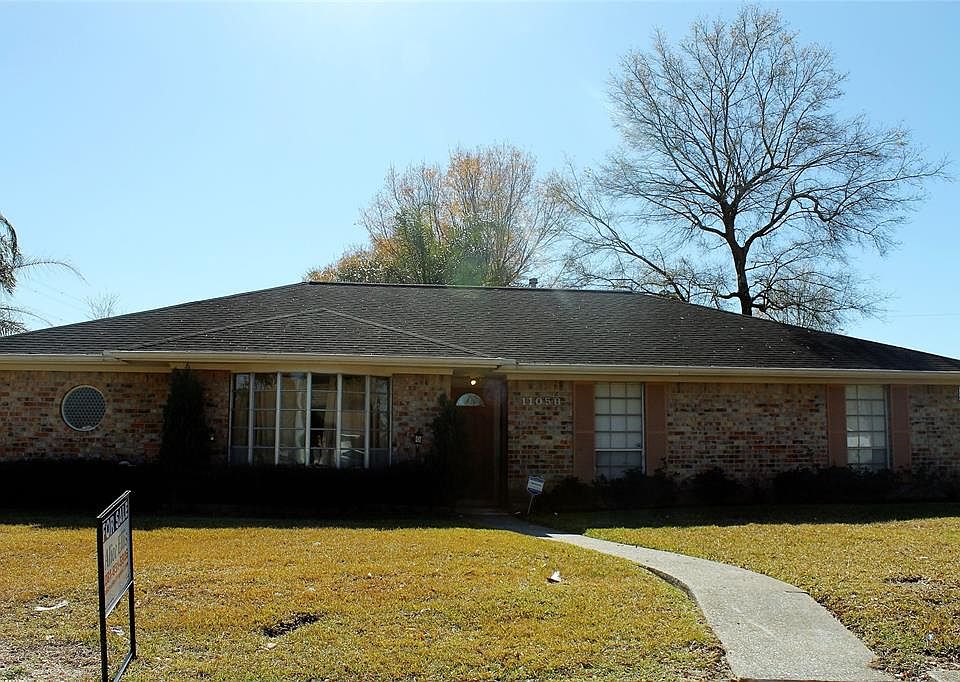 1st image of 11058 Wood Shadows Dr