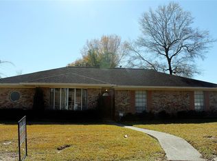 11058 Wood Shadows Dr, Houston, TX 77013