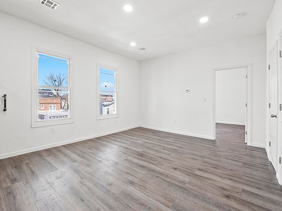 3rd image of 446 Bergen Ave #3L