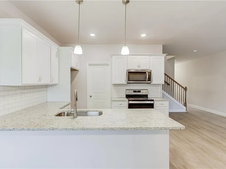 6408 Pine Station Dr — Photo 8