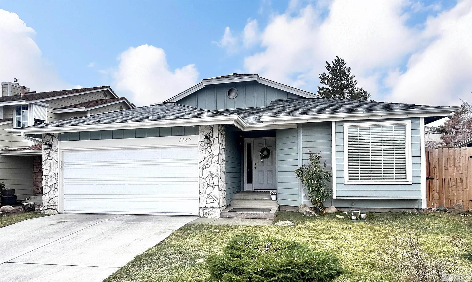 2285 Silver Ridge Dr photo 1