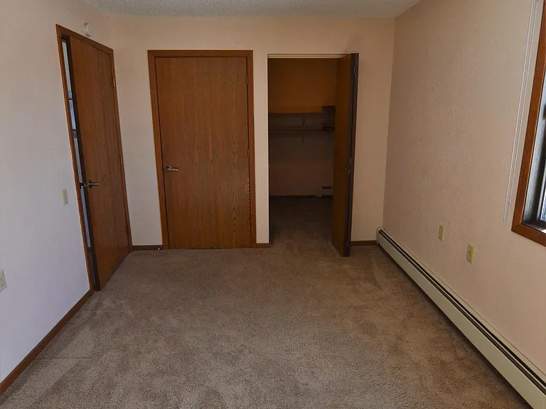 150 5th St S #4 — Photo 8