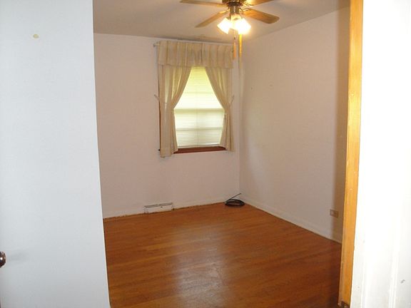 2nd image of 842 S Norbury Ave