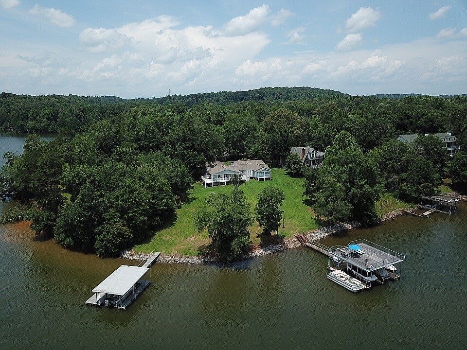 1st image of 8099 Beachwood Dr