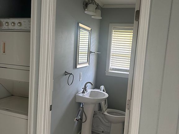 5th image of 301 Montgomery St #A