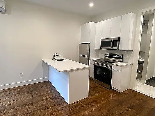 2nd image of 1547 Fulton St APT 3A