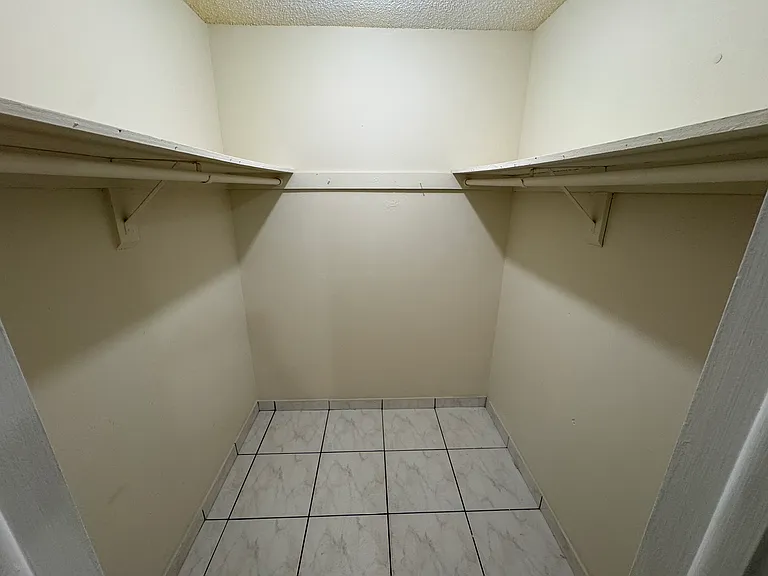 4371 Riverside Dr #D — Photo 10