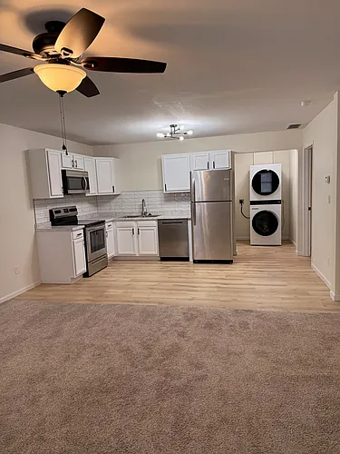 1000 Northeast Dr #D Photo 1