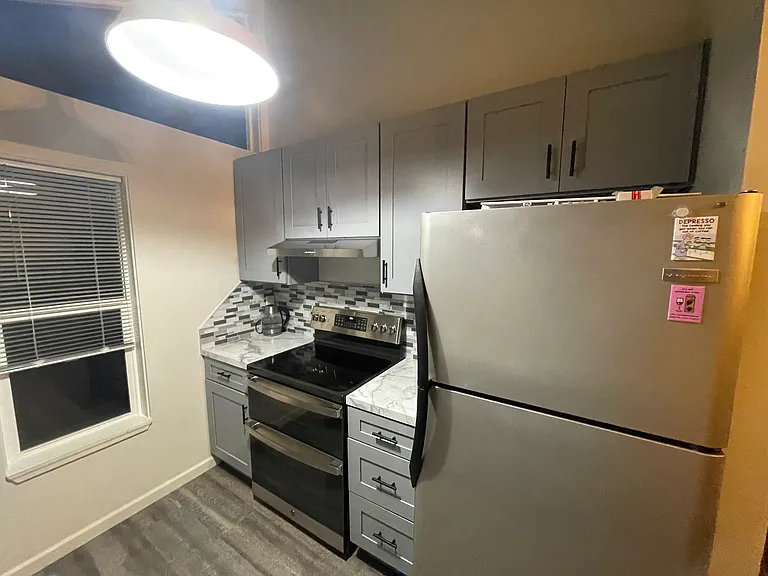 426 E Lauridsen Blvd #3 — Photo 4