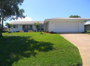 8 Stone Mountain Blvd, Englewood, FL 34223