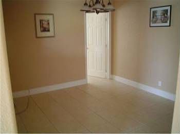 3rd image of 605 SW 76th Ter