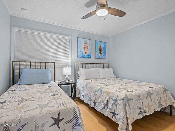 4th image of 1904 E Fort Macon Road #386