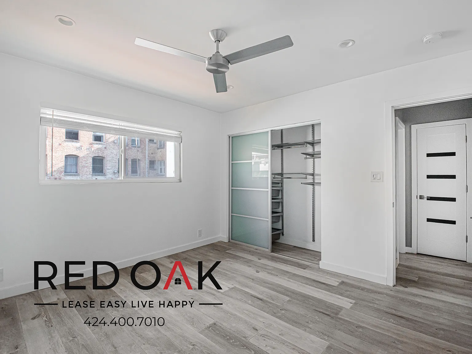 Lovely One Bedroom with Hard-Wood Floors, Wall A/C, and On-Site Laundry ~ In Vibrant Koreatown! — Photo 4