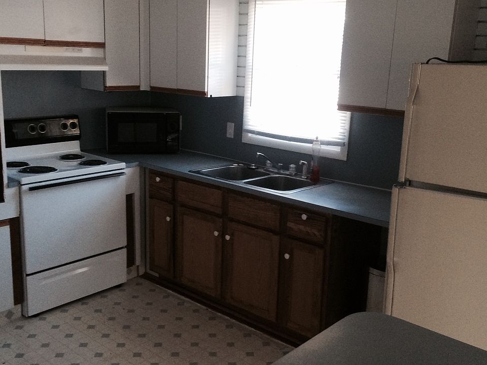 2nd image of 3208 S 121st St