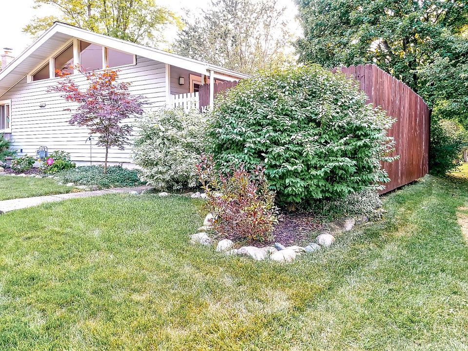 1st image of 1451 Argyle Cres