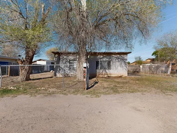 105 Barcelona Cir SW, Albuquerque, NM 87105