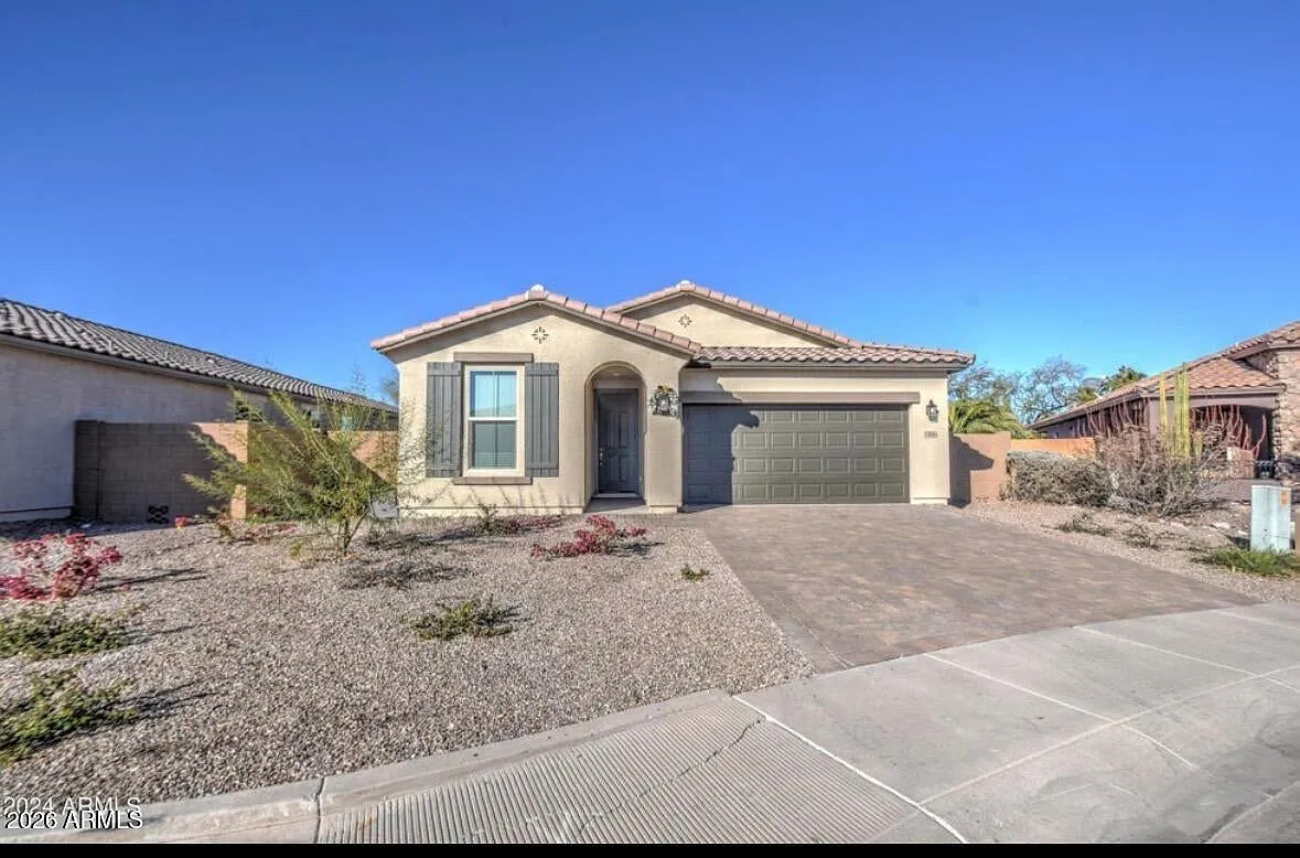 4 bed, 1878 sqft, $2,100 — Photo 2