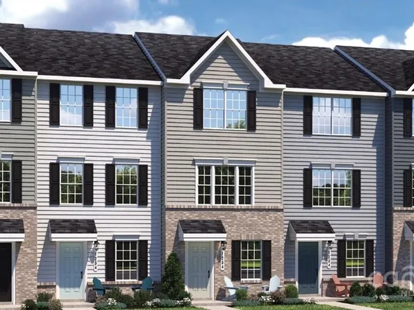 8039 District Dr, Charlotte, NC 28213