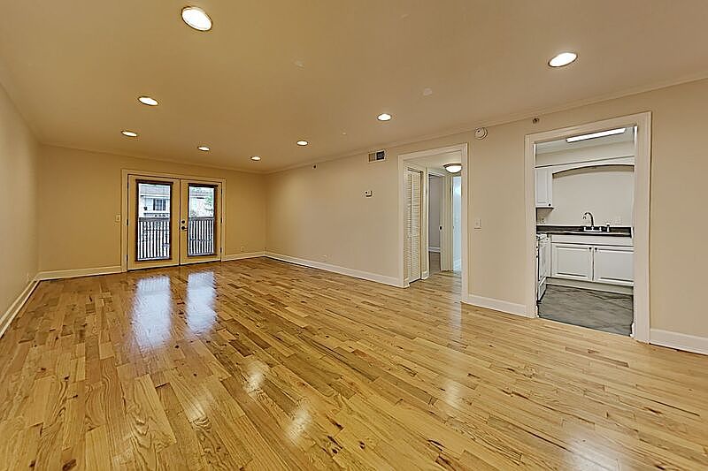 1st image of 525 N Dupont Ave #A8