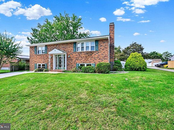 2nd image of 4 McKenna Ct