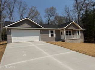 6029 Pocahontas Ln, Crossville, TN 38572