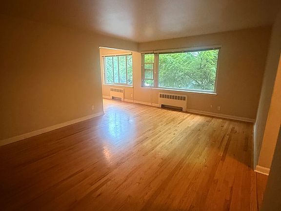 2nd image of 733 Summit Ave E #315