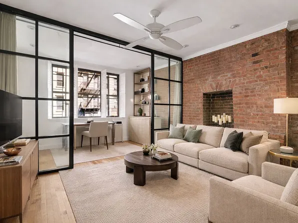 250 W 15th St APT 2C, Manhattan, NY 10011