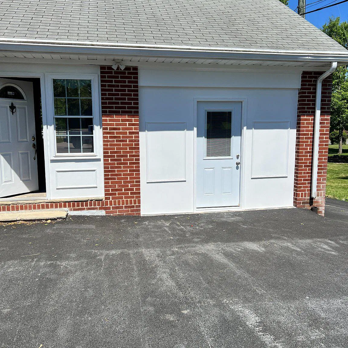3 bed, 1.5 bath, 2176 sqft, $2,800 — Photo 1