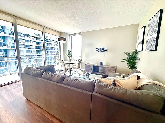 4th image of 1050 Brickell Ave APT 2220