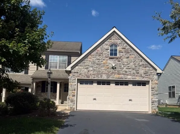 4 Southbrook Dr, Lancaster, PA 17603