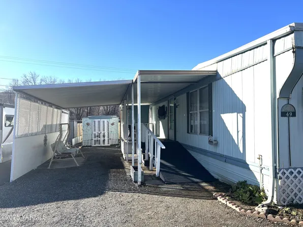 451 Pence Rd Unit 49, Yakima, WA 98908