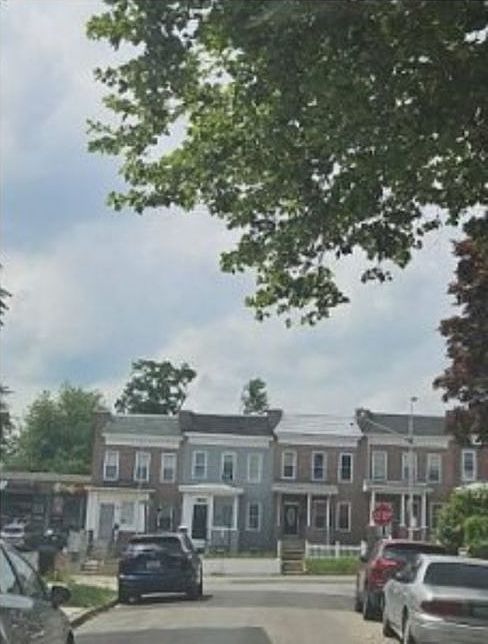 Exterior Neighborhood (street photo)
