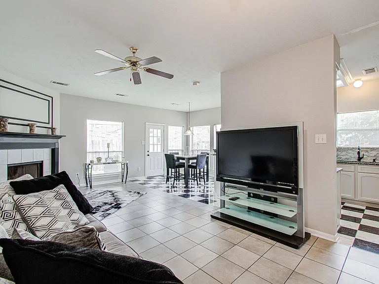3043 W Hampton Dr — Photo 25