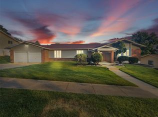 705 Guenevere Dr, Ballwin, MO 63011