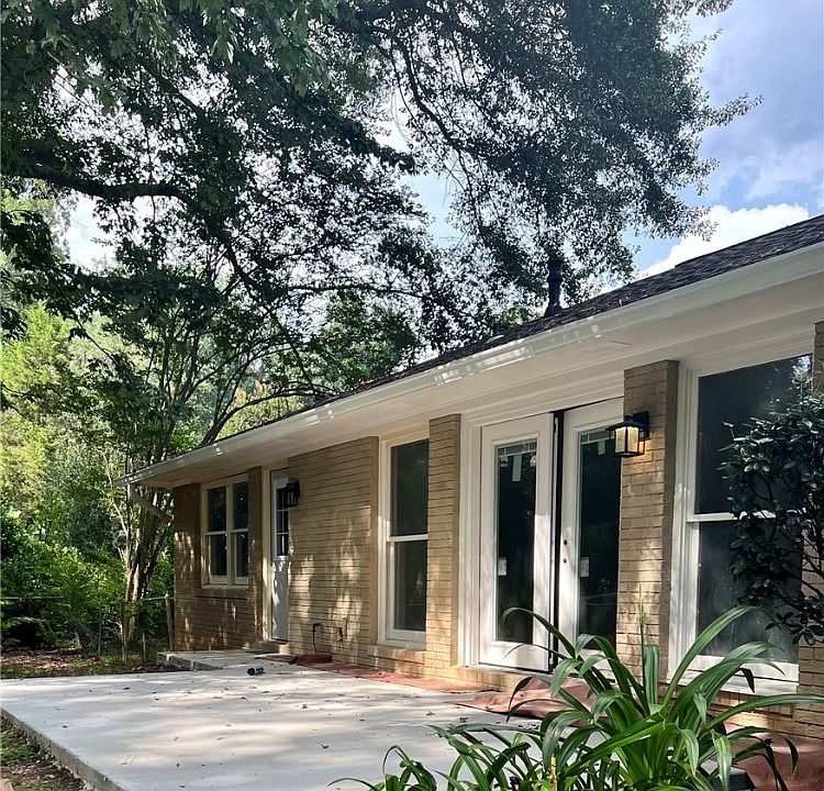 2nd image of 1401 E University Dr