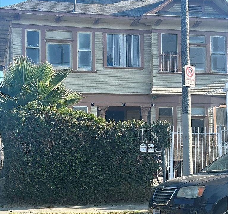 1st image of 146 E 45th St