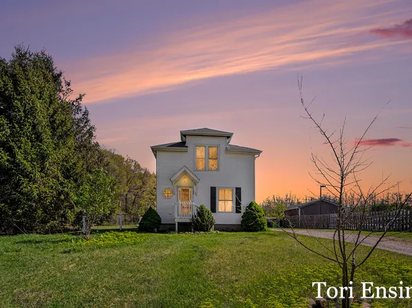1007 E Kent Rd, Greenville, MI 48838