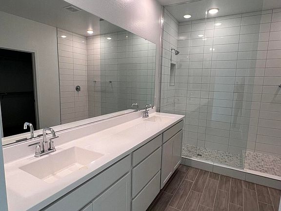 4th image of 18245 W VOGEL Avenue