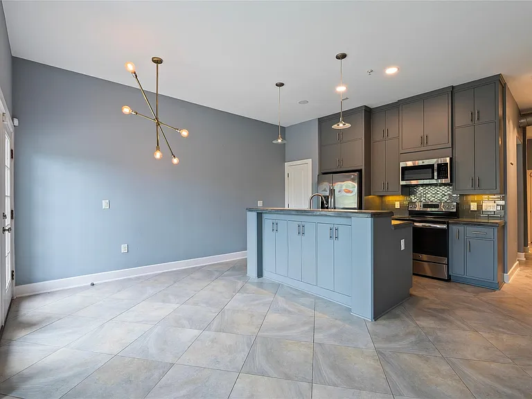 1011 Studemont St #101 — Photo 8