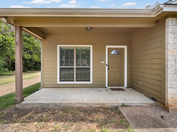 3rd image of 102 Garden Dr