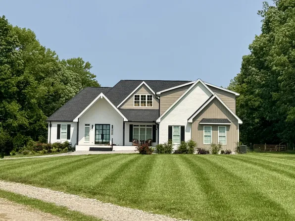 418 Creekmore Rd, Cottontown, TN 37048